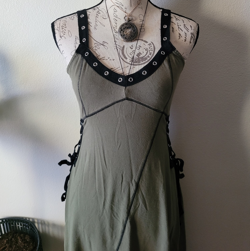 Social Collision Green & Black Lace-Up Dress - Picture 3 of 8